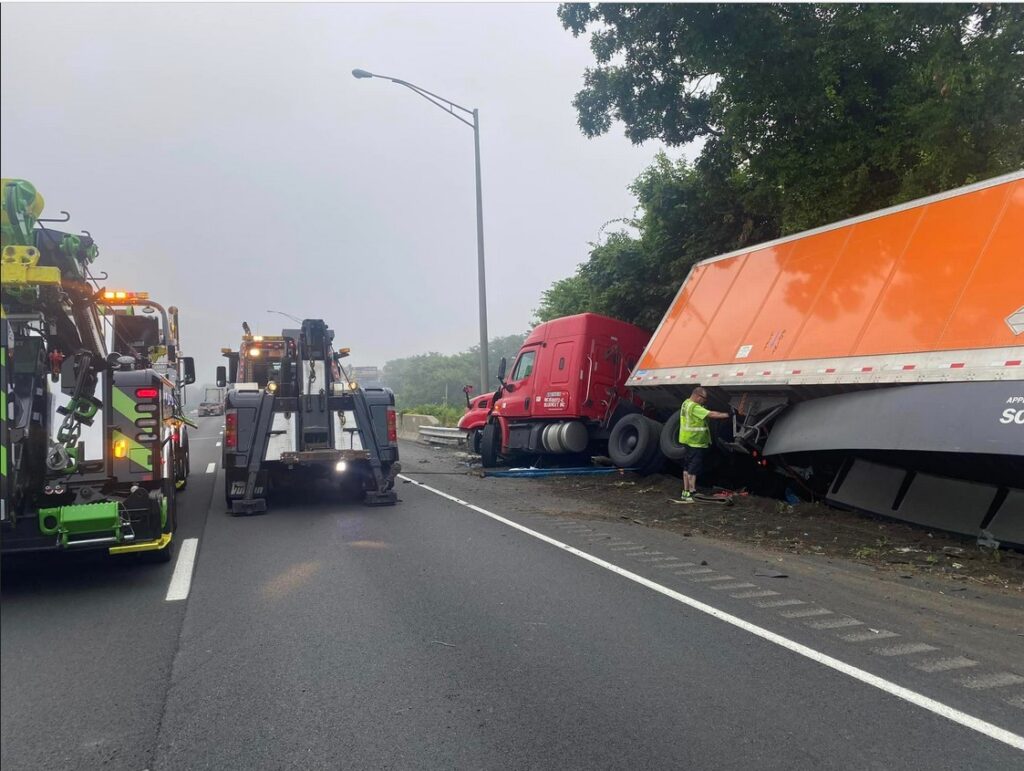 tractor trailer off roadside